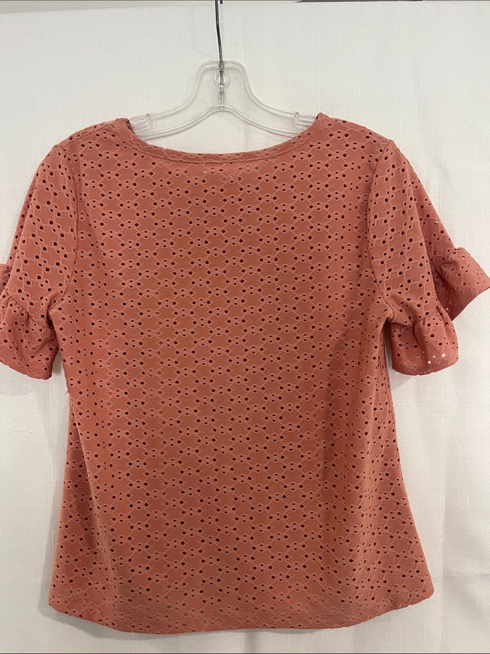 Kim & Cami Rust Eyelet Ruffle Sleeve Tee - Picture 5 of 7